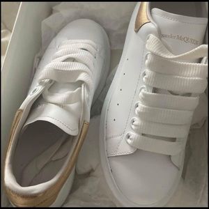 Alexander’s size 7 only worn once I have fat feet and no longer want.